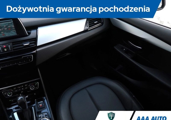 BMW Seria 2 cena 56500 przebieg: 157688, rok produkcji 2017 z Szubin małe 301